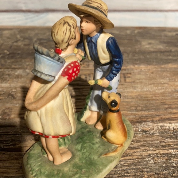 Norman Rockwell figurine Beguiling Buttercup - Picture 2 of 4